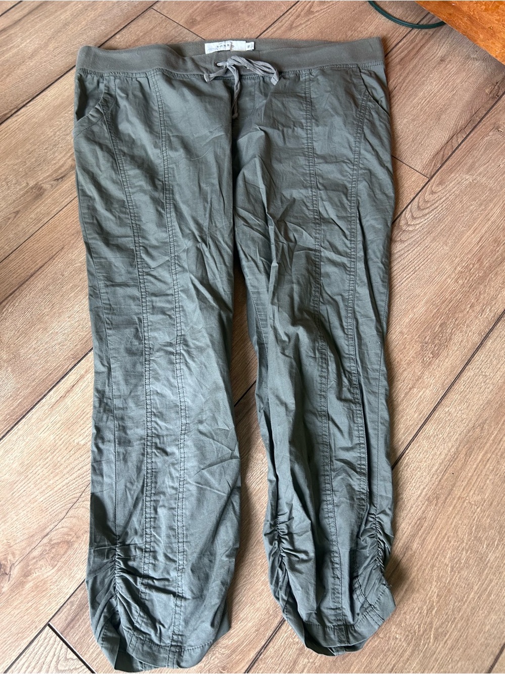 Torrid Ruched Capris- 16